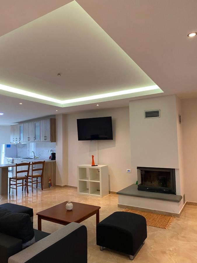 Αρτέμιδα Plus Karpenisi Apartment Eksteriør bilde